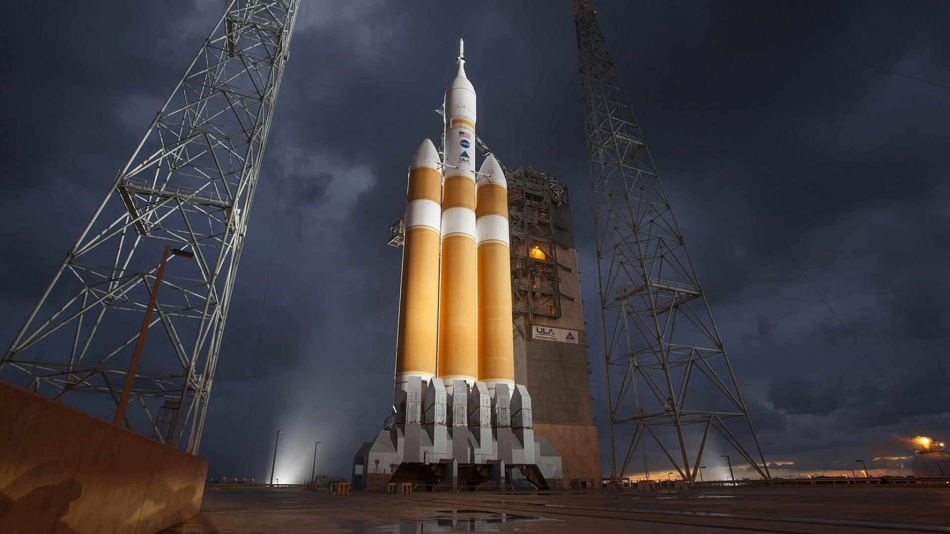 “英超战火持续升级，冠军之路艰难前行”，英超争冠形势